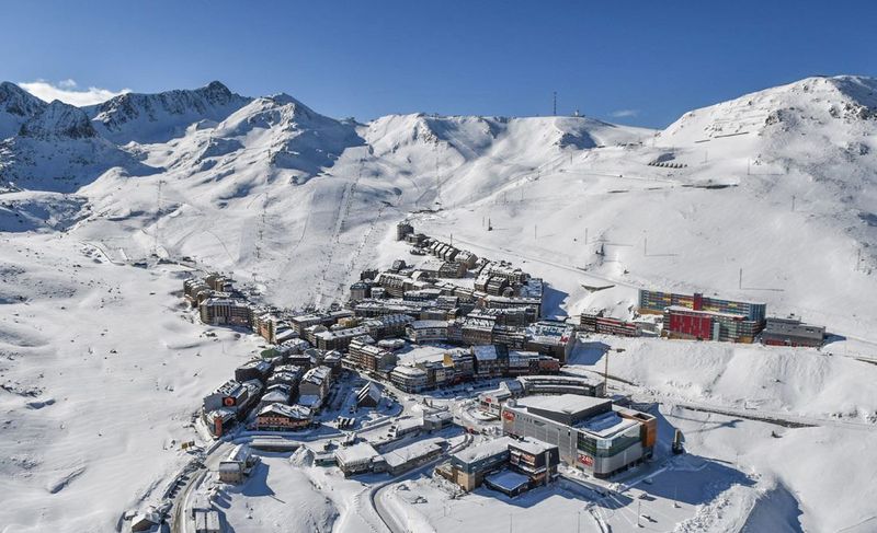 Best ski resorts in Andorra for experienced skiers